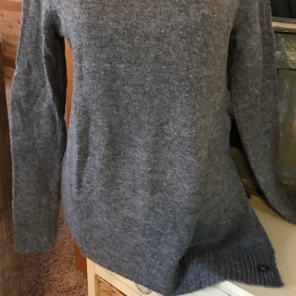 NWT Abercrombie & Fitch Asymmetric Turtle Neck XS - Picture 8 of 8